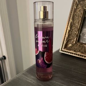 Brown sugar and fig bbw like new sprayed a couple times for scent